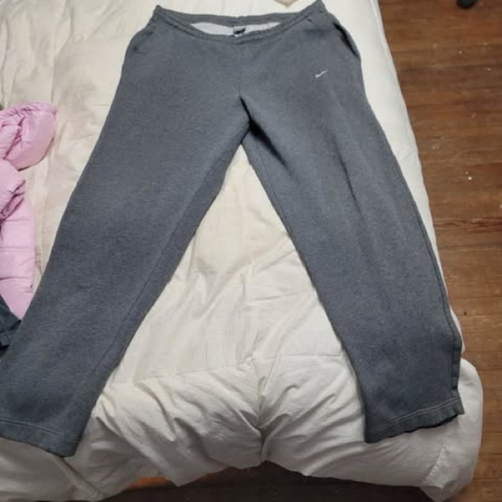 Nike Gray Men's Fleece Joggers with Side Pockets